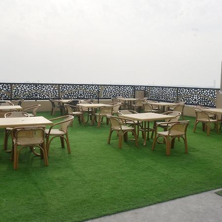The Rich Hotel & Apartments ลาฮอร์ ภายนอก รูปภาพ