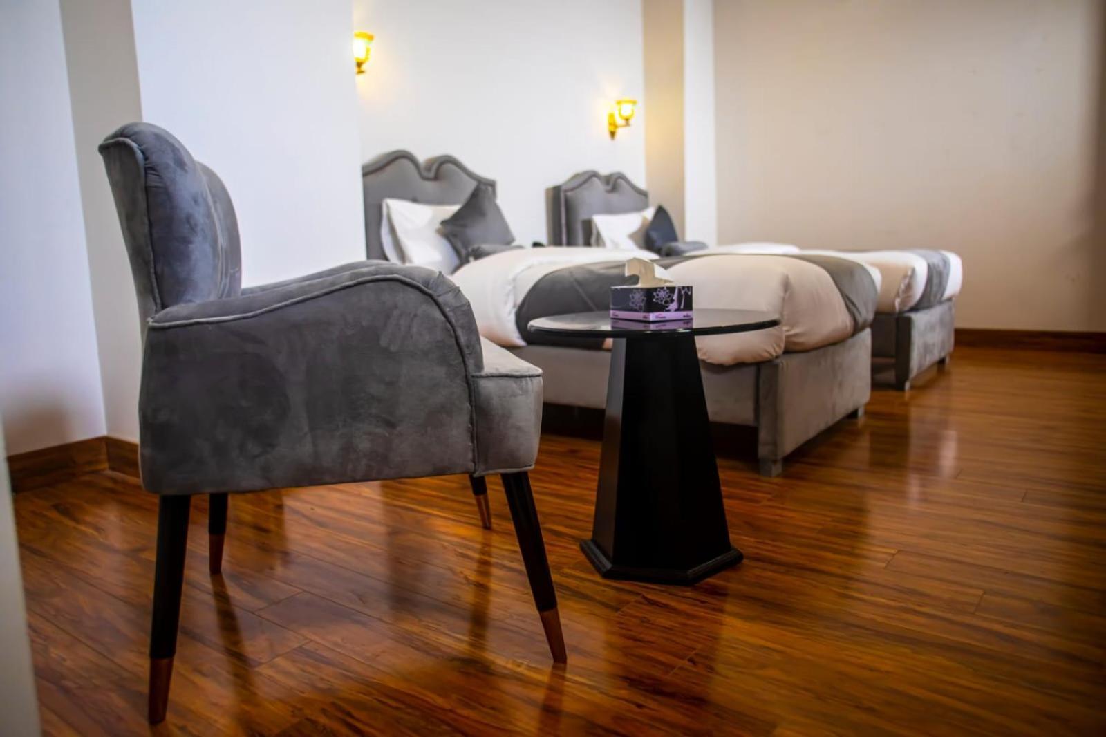 The Rich Hotel & Apartments ลาฮอร์ ภายนอก รูปภาพ