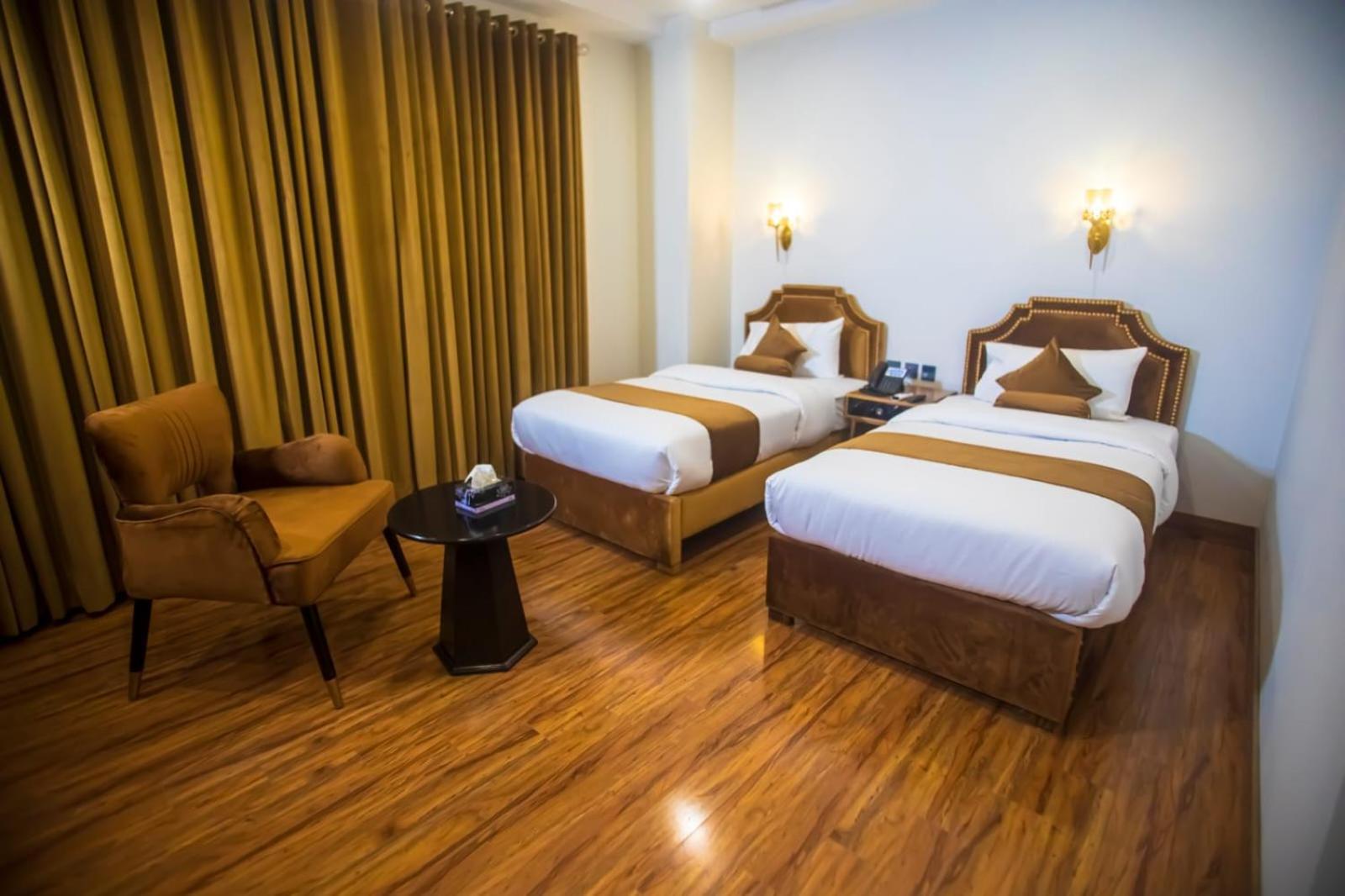 The Rich Hotel & Apartments ลาฮอร์ ภายนอก รูปภาพ